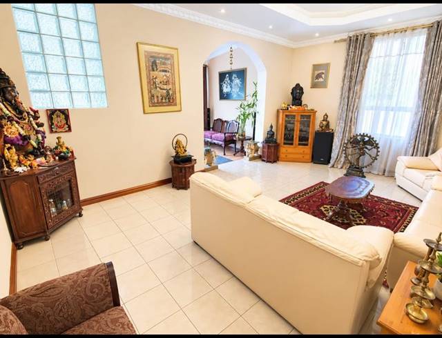 2 BEDROOM APARTMENT FOR SALE IN DURBAN CENTRAL